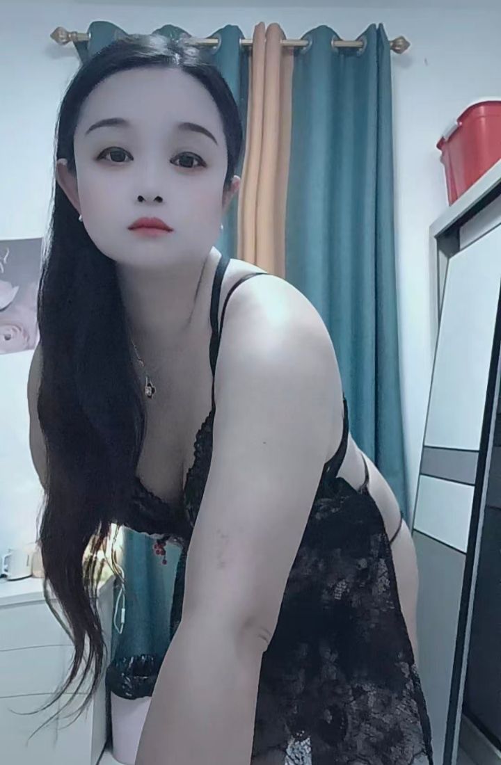 白云服务系小姐姐笑笑