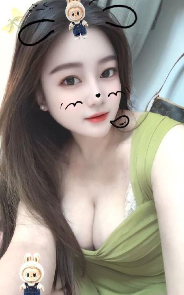 丰乳肥臀辣妹果果