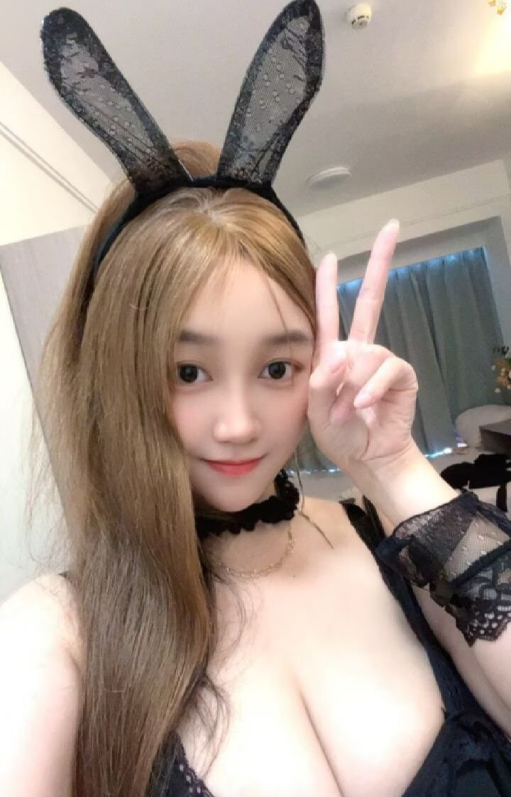 西乡女友系美乳允儿