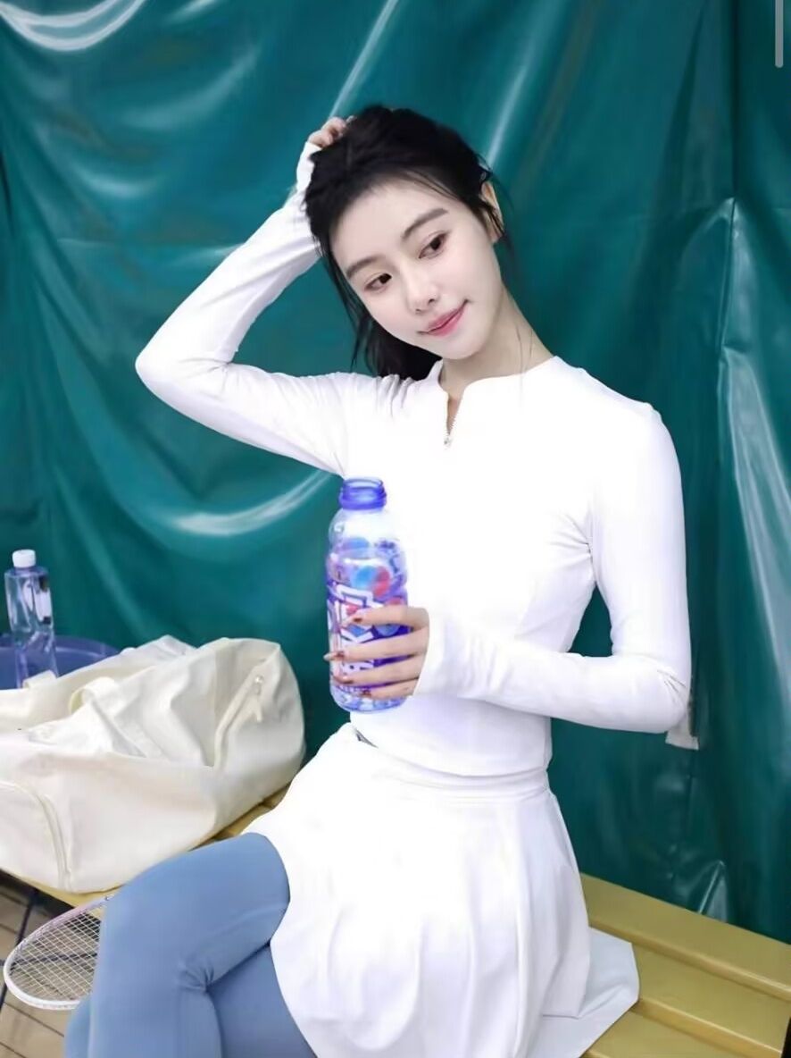 坐标北京，偶尔兼职，喜欢的加我微信聊