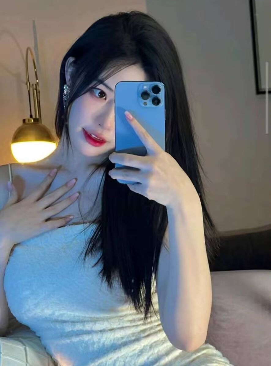 坐标北京，偶尔兼职，喜欢的加我微信聊