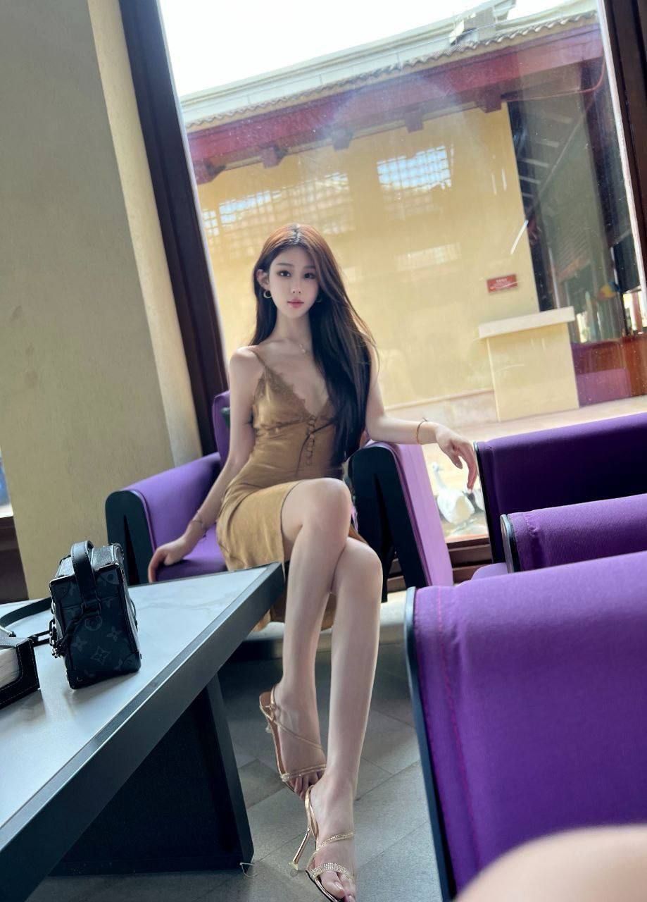 双井颜值大胸嫩妹