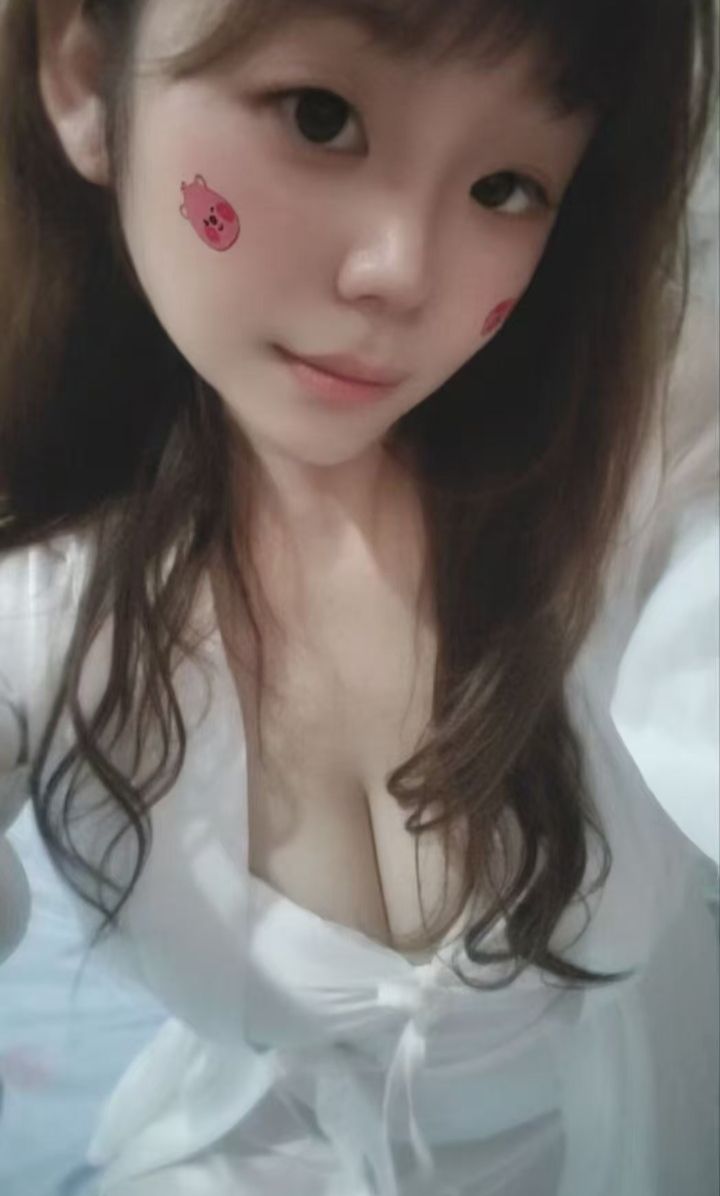 东站大白奶小姨妹