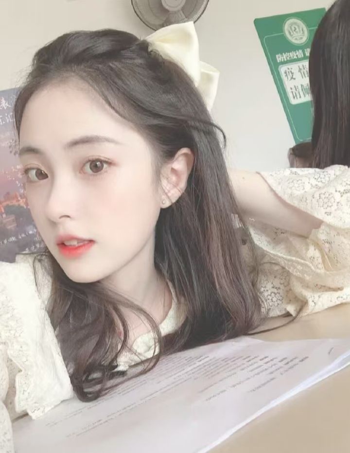 清新粉嫩学妹烟烟