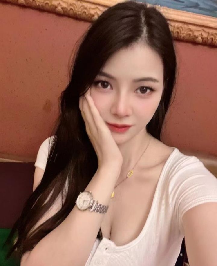 南村长腿辣妹静静