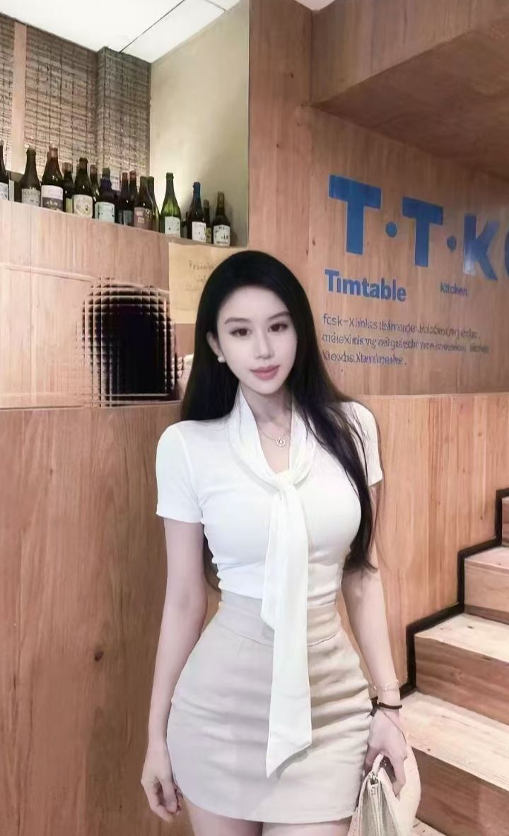 健身教练性感朵朵