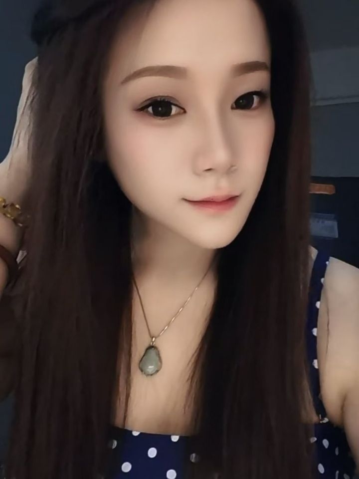 龙华大白兔辣妹丹丹