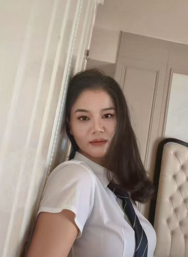 丰润情趣少妇半夏