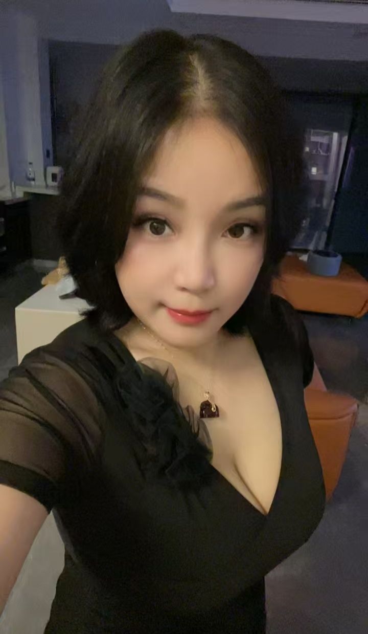 爆乳短发美御姐琳琳