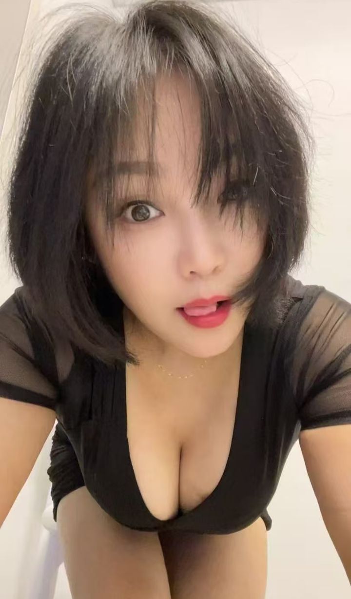 爆乳短发美御姐琳琳