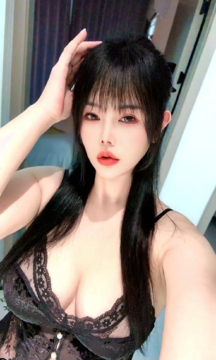 丰润魅惑颜值御姐