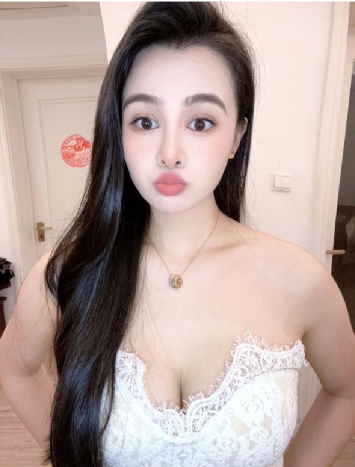 长发美乳仙气乐乐