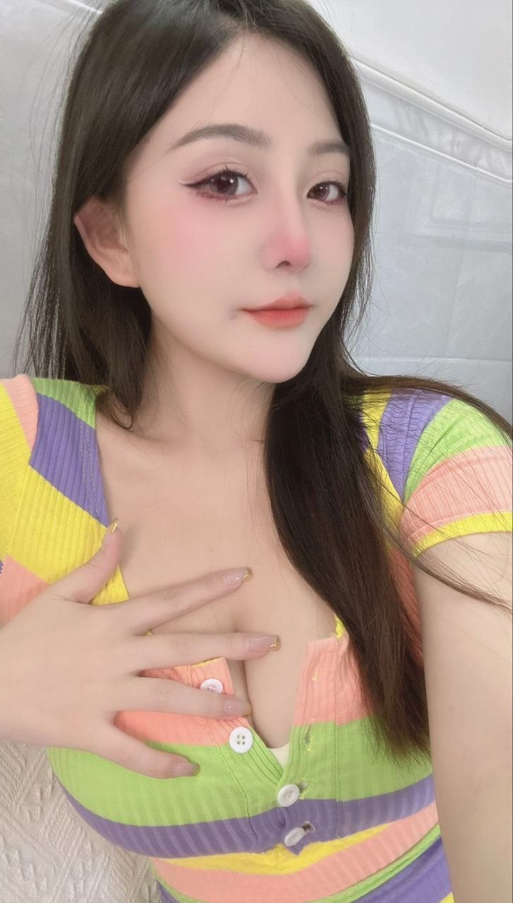 南宁童颜巨乳菲菲