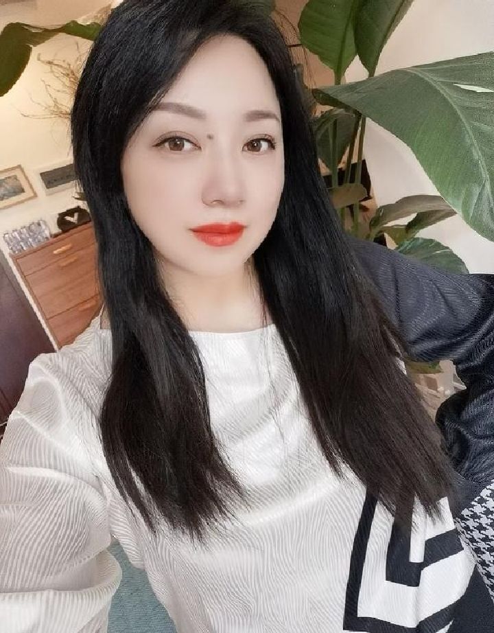 盘龙文艺小嫂子