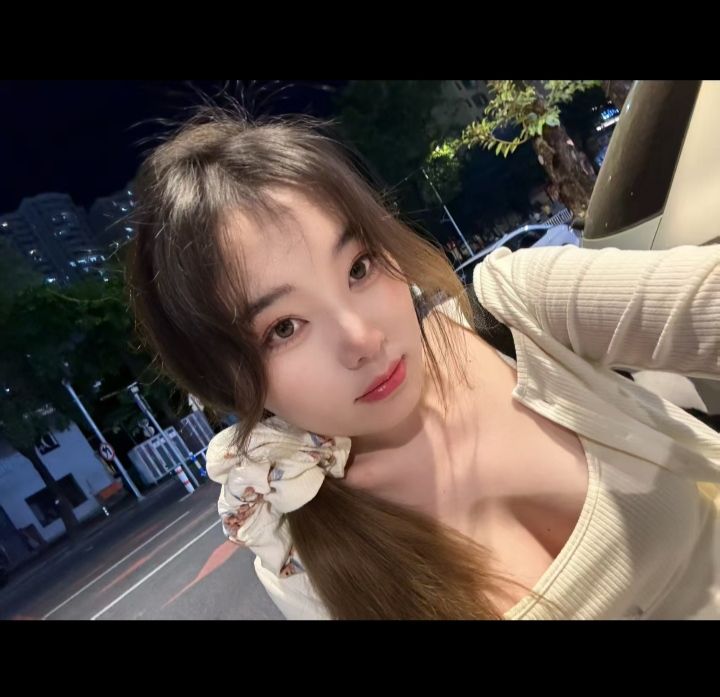 丰润白嫩甜妹林清清