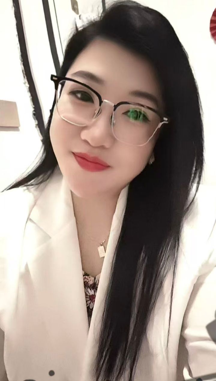 丰润眼镜少妇逗逗