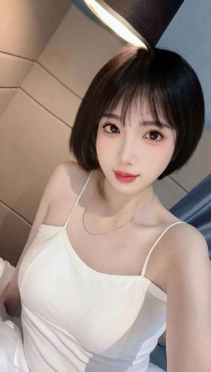 驷马桥短发御姐思萌