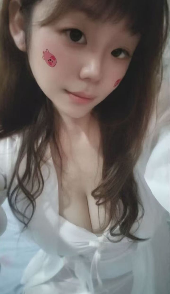 东站大白奶小姨妹