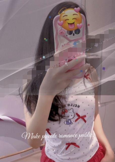 个人92丝足按摩 小女孩 照片真人对版 没露脸照