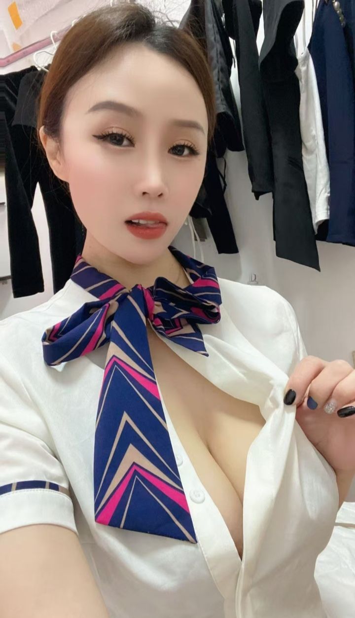 福田大波制服妞方小雅