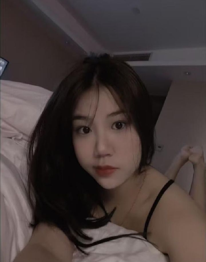 浦东湿吻嫩妹婷婷