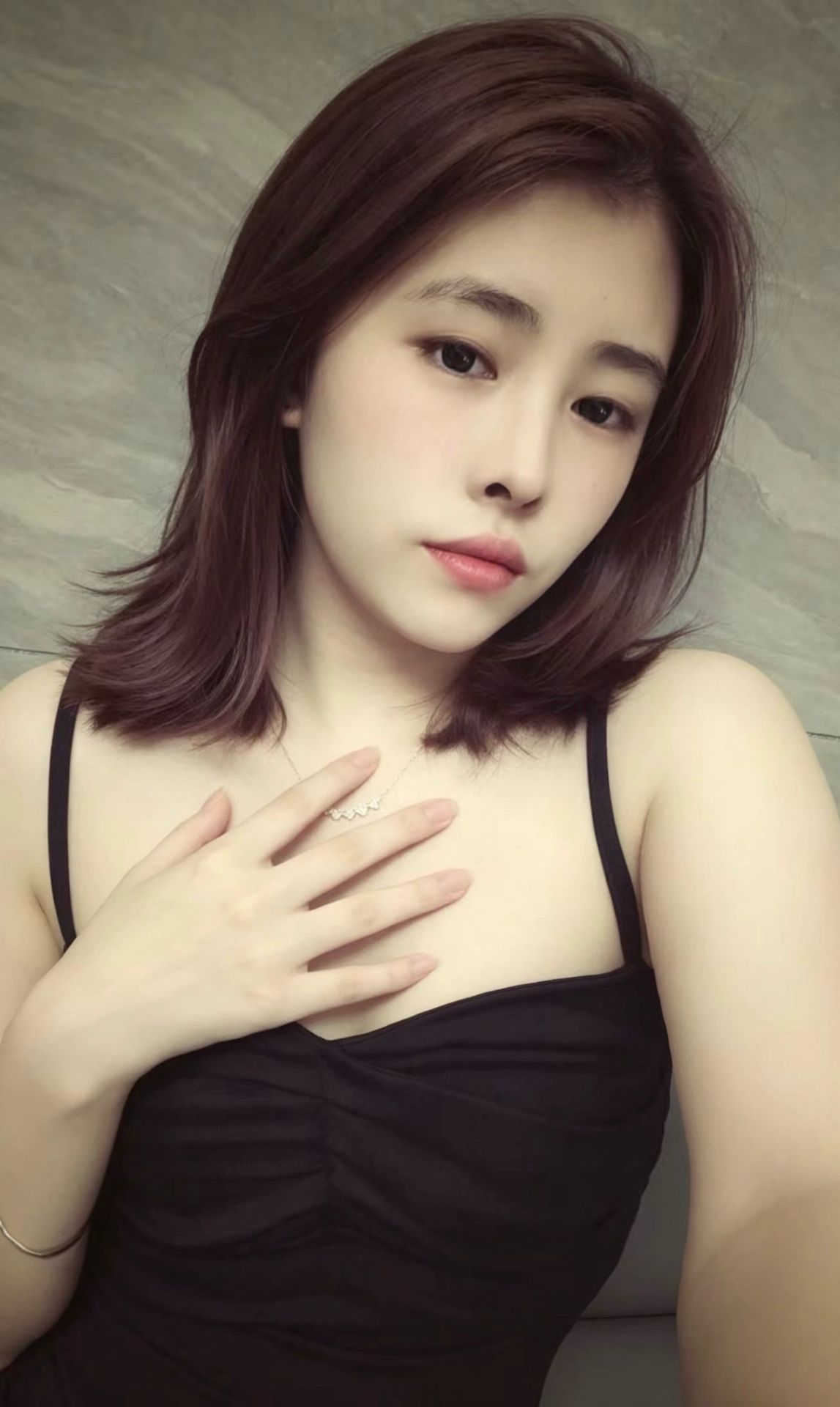 梅花园新人小玲 服务比较生疏 都有第一次，给个机会