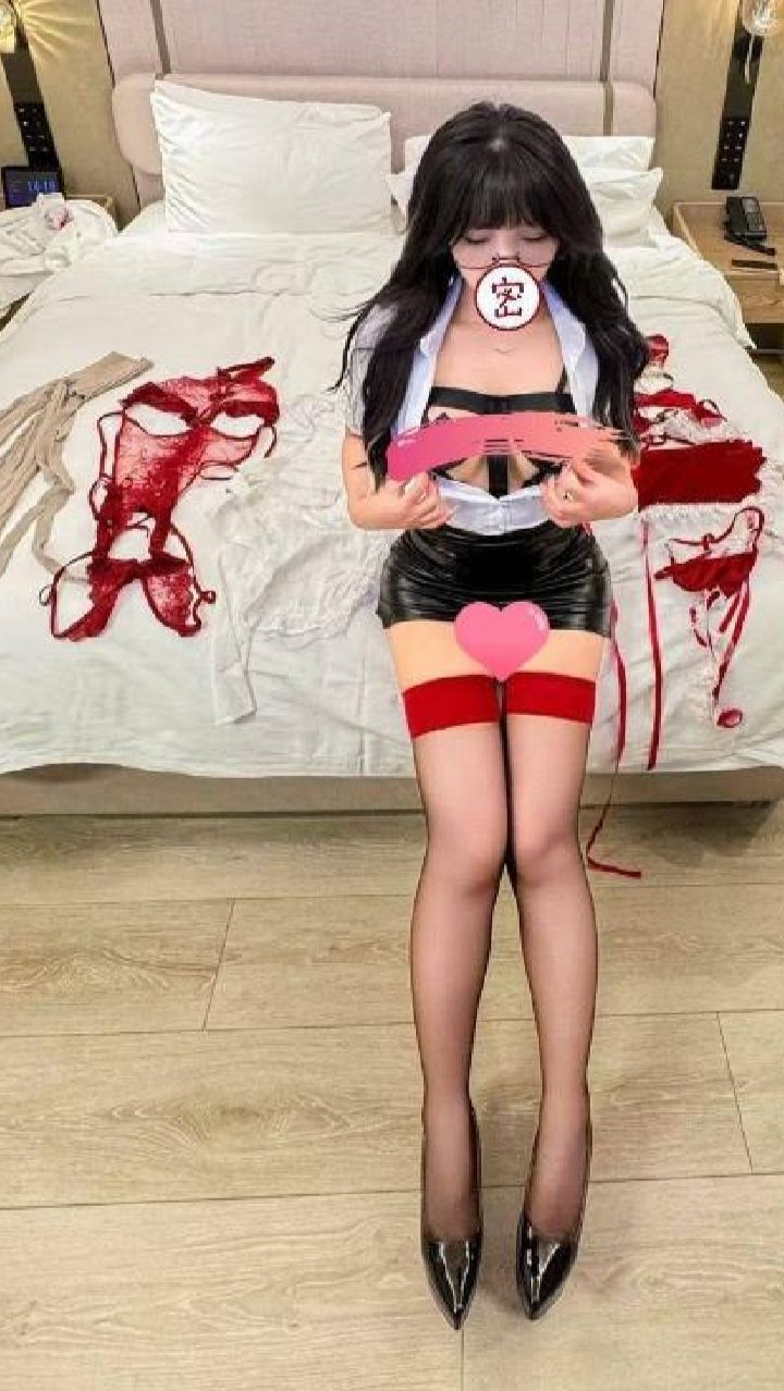 反差颜值情趣嫩妹