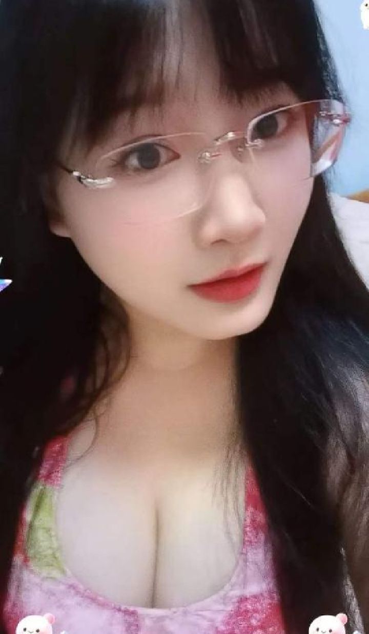 瑶海大奶眼镜少妇
