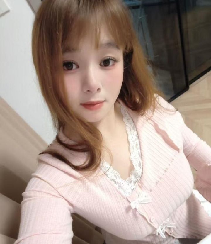 东站巨乳辣妹青青