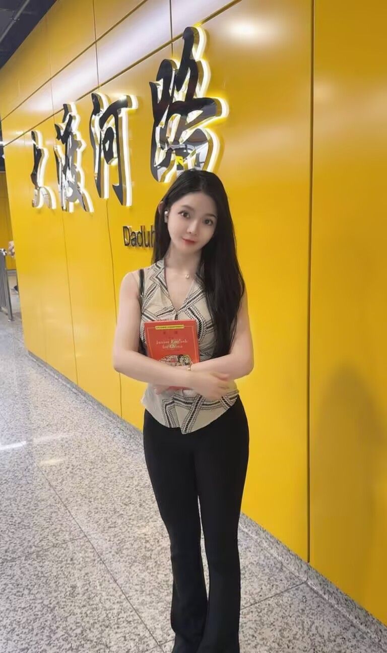 坐标上海，主播兼职，喜欢的加我微信私聊