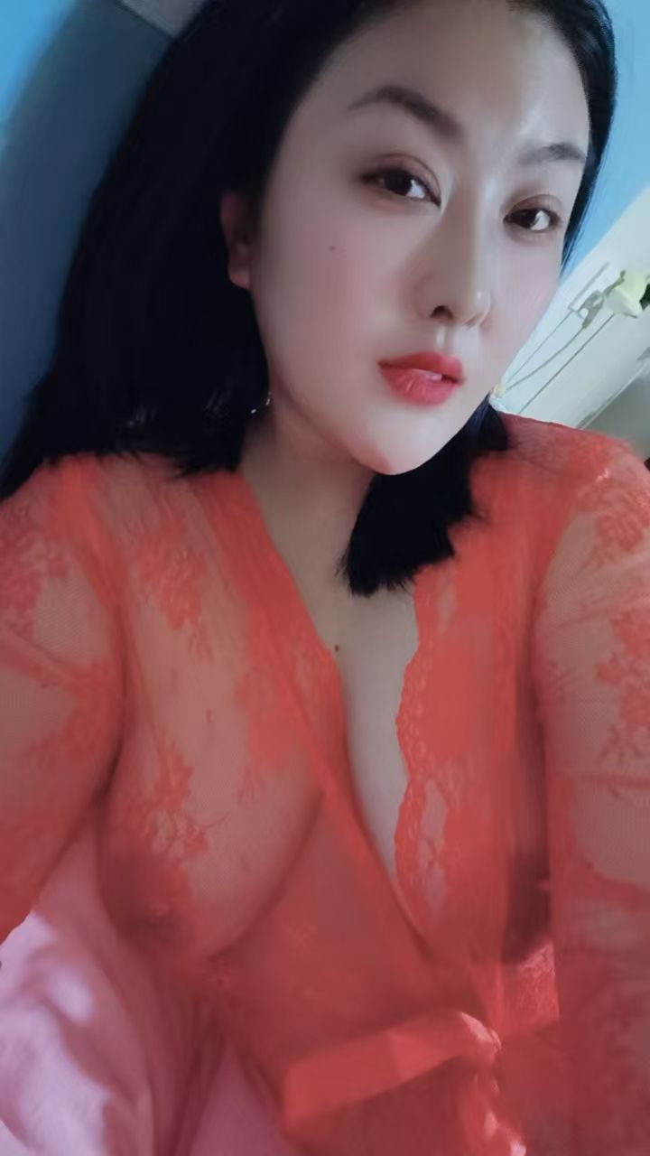 天河车陂黄咪 东北人 微胖大nai美臀 热情 随便玩
