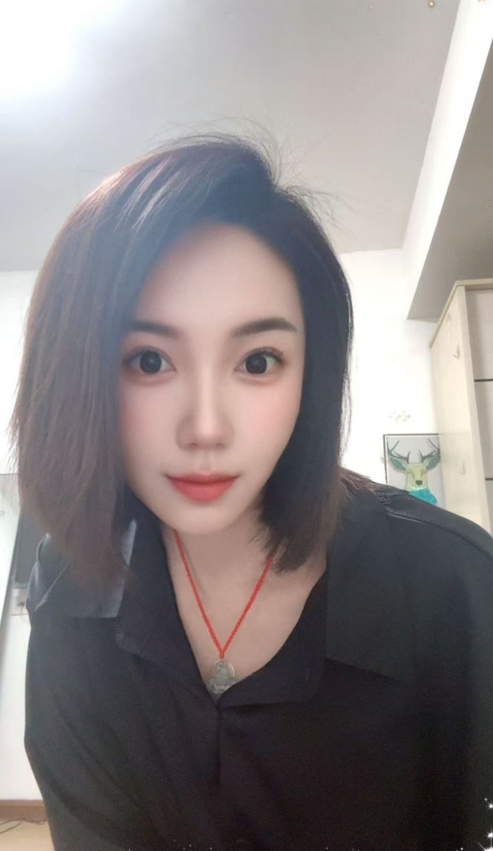 服务系短发小少妇洋洋