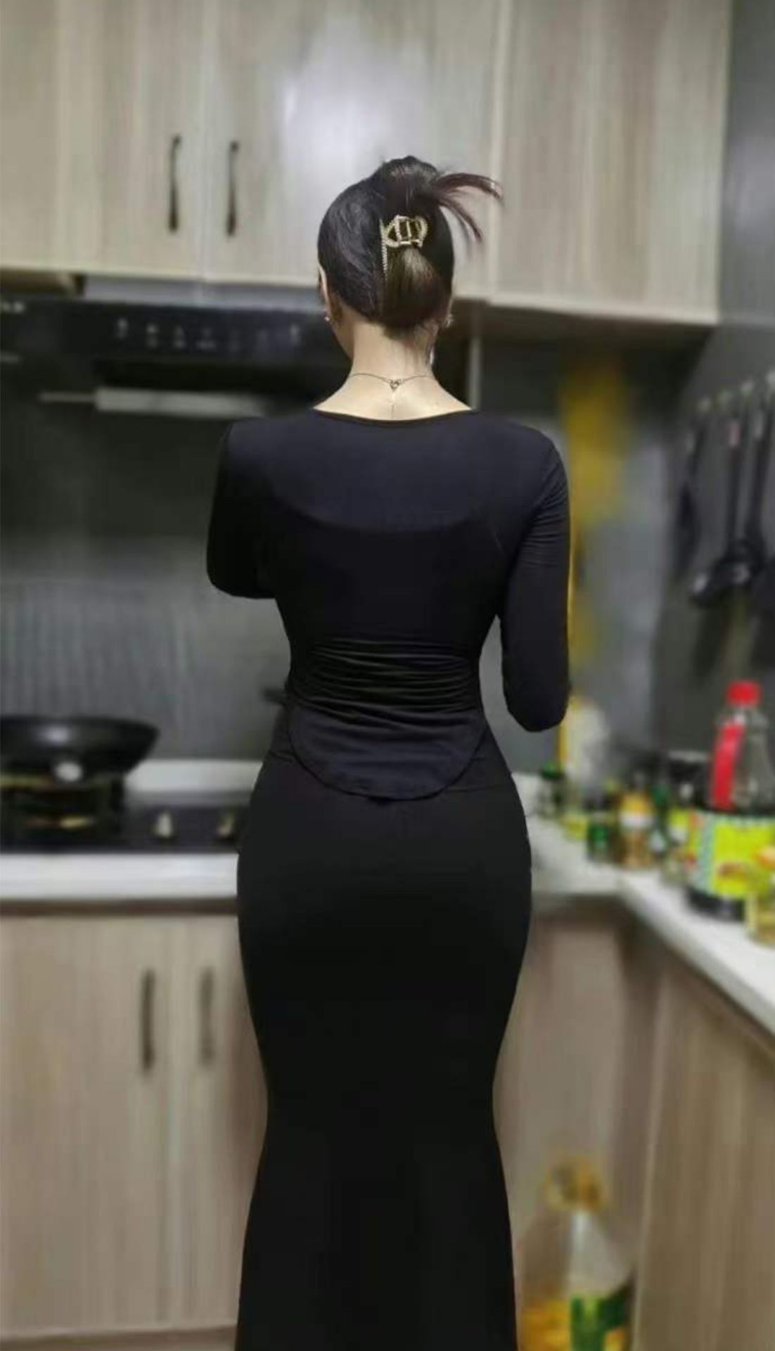 天河潭村安娜 粉嫩小白虎 身材超好 敏感水足 舔的酥酥麻麻
