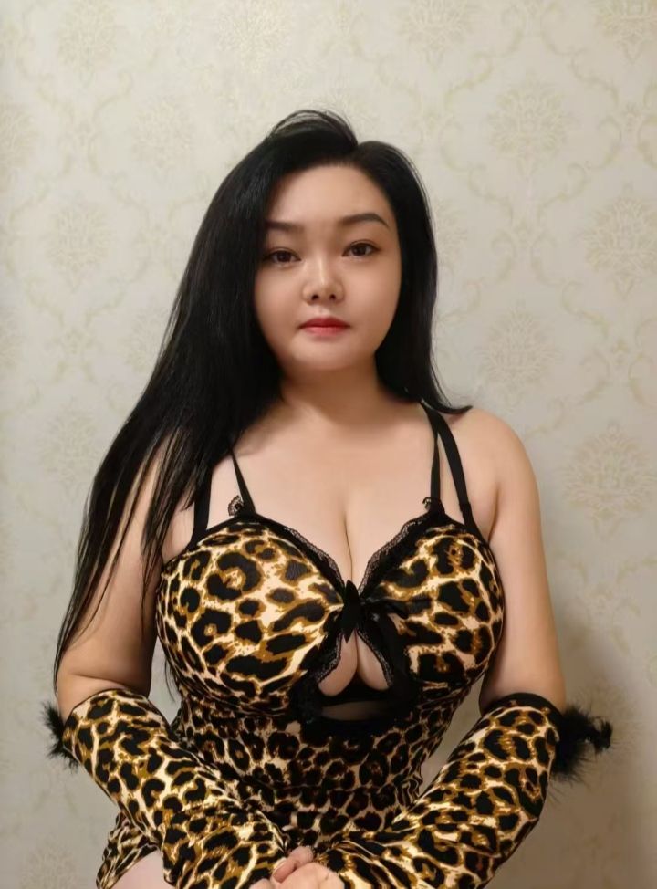 微胖情趣辣妹果果