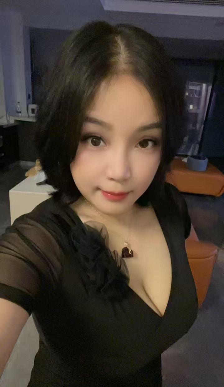 丰满热辣榨汁琳琳