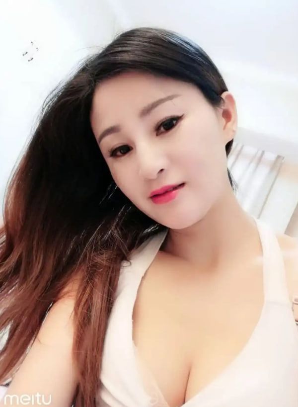 西湖觅食好几年的熟女