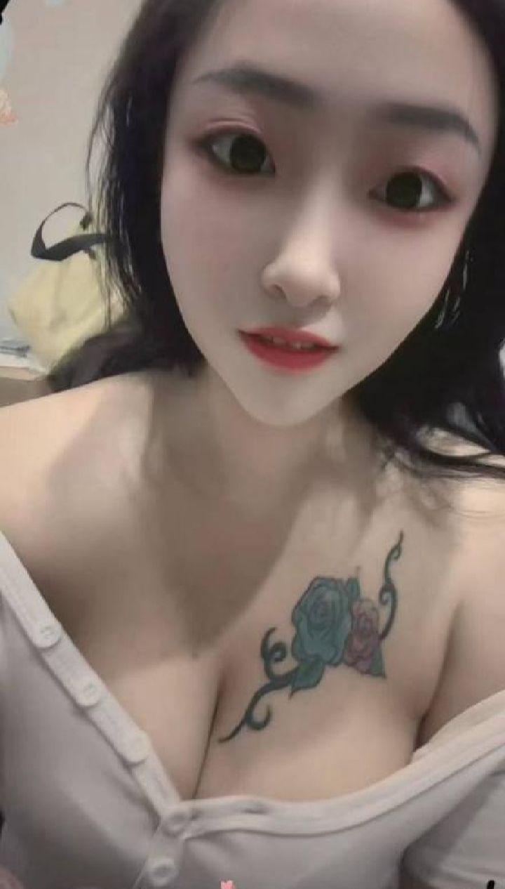 闵行丰满花胸辣妹