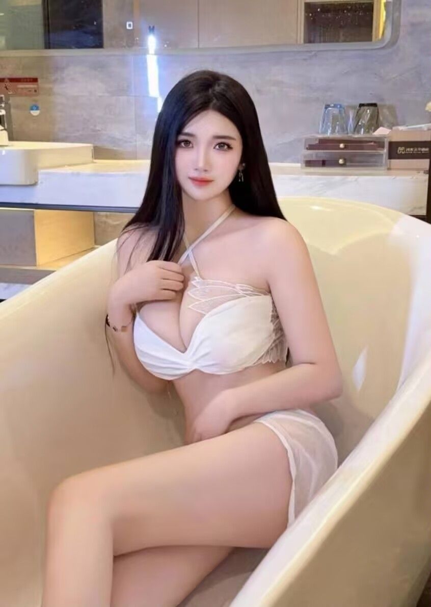 坐标北京，偶尔兼职，喜欢的加微信私聊