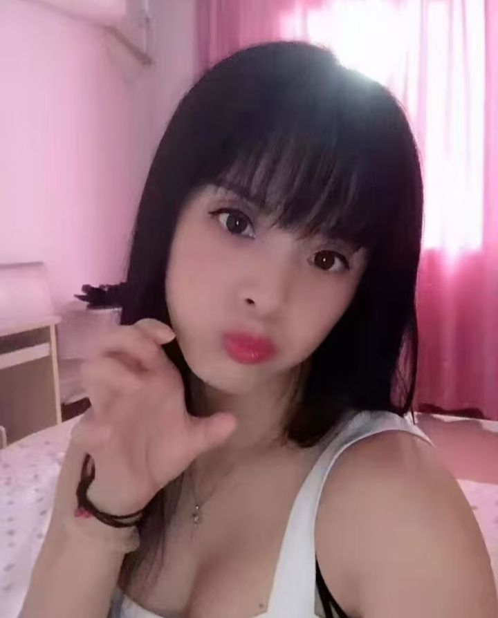丰满热辣小姐姐甜豆