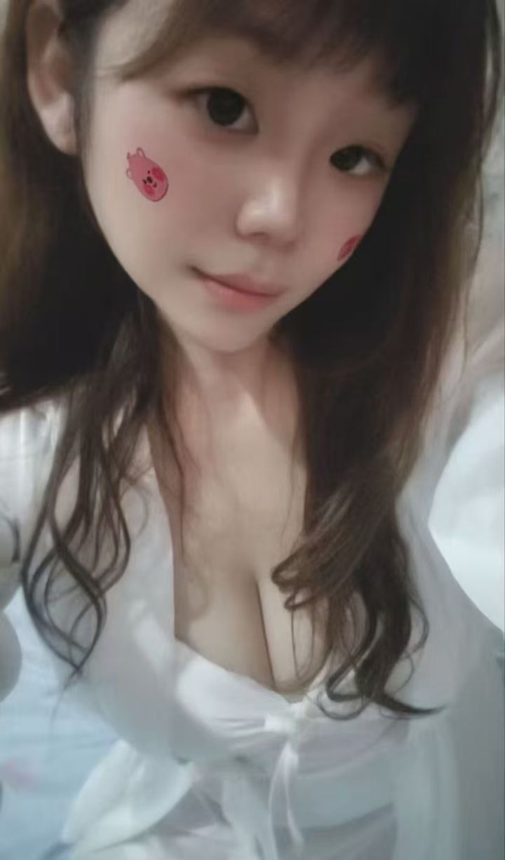 东站大白奶小姨妹