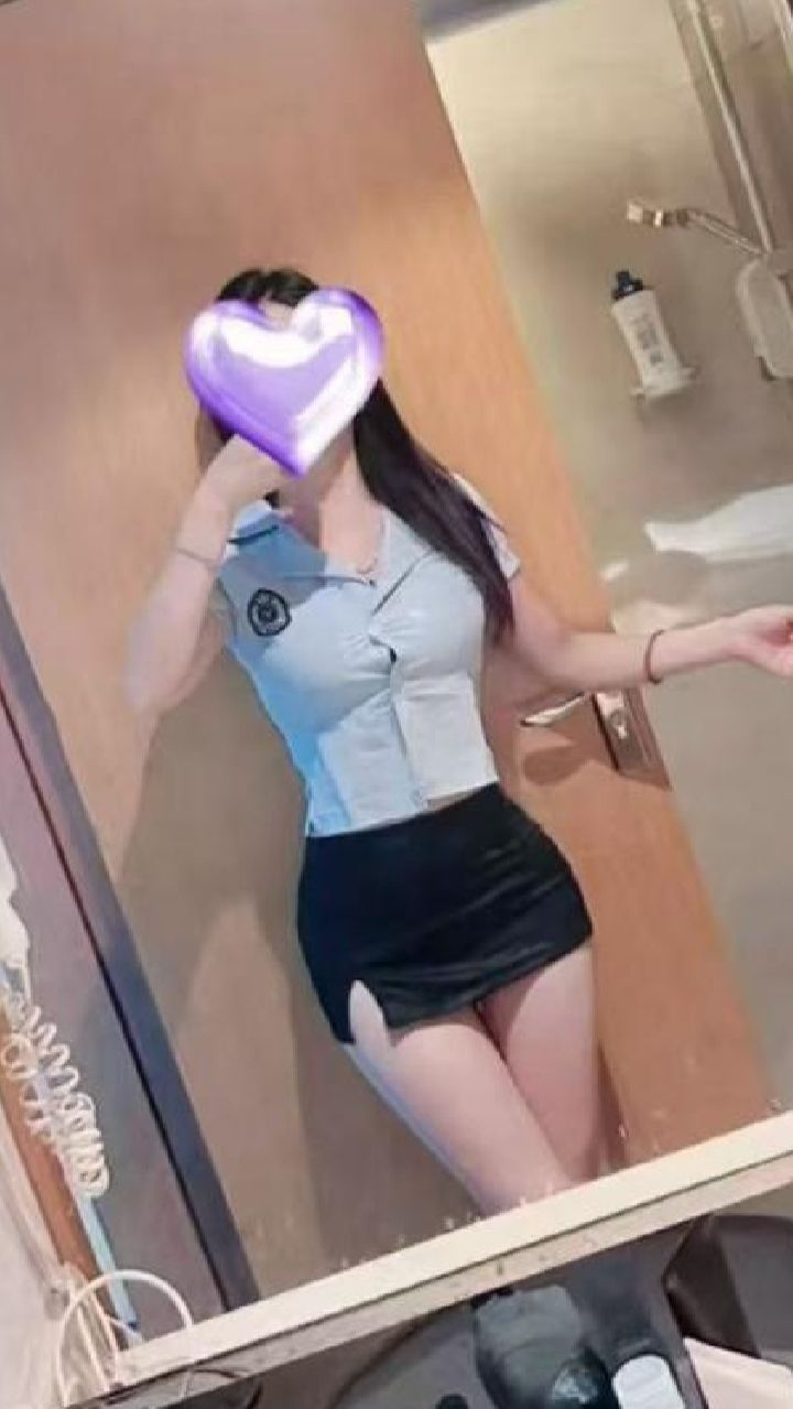 肤白肉臀大奶燕子