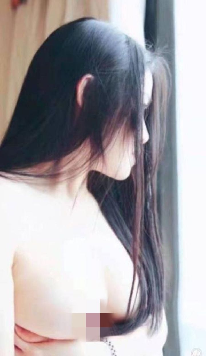 大白奶肉臀欲女小妮