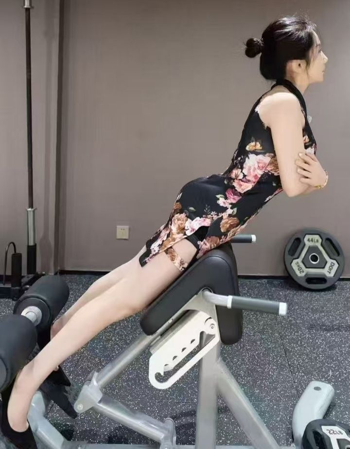 朝阳旗袍辣妹佳佳