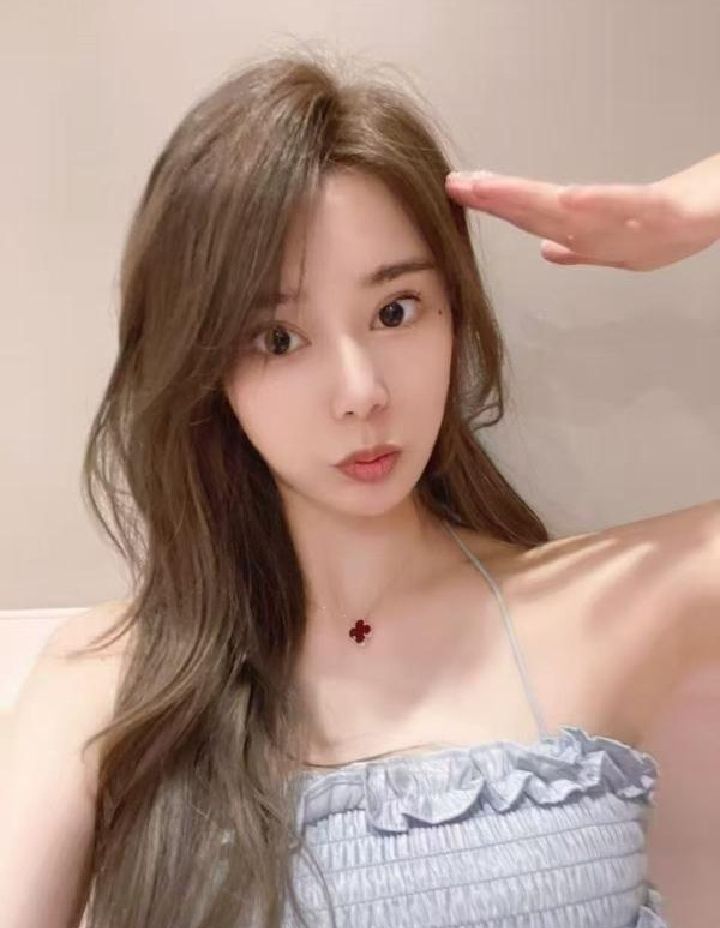 瑶海美艳御姐甜甜圈