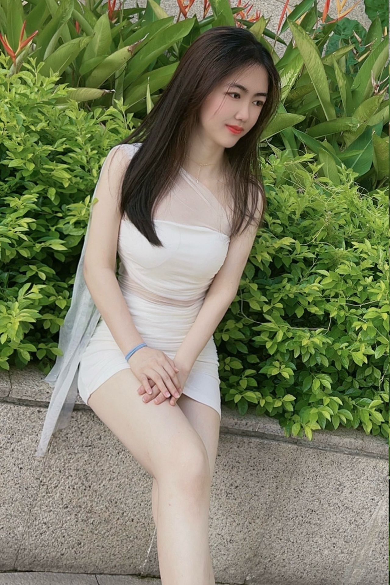 梅花园小小 私处粉 很会吸夹 滑嫩包裹感强 皮肤也好