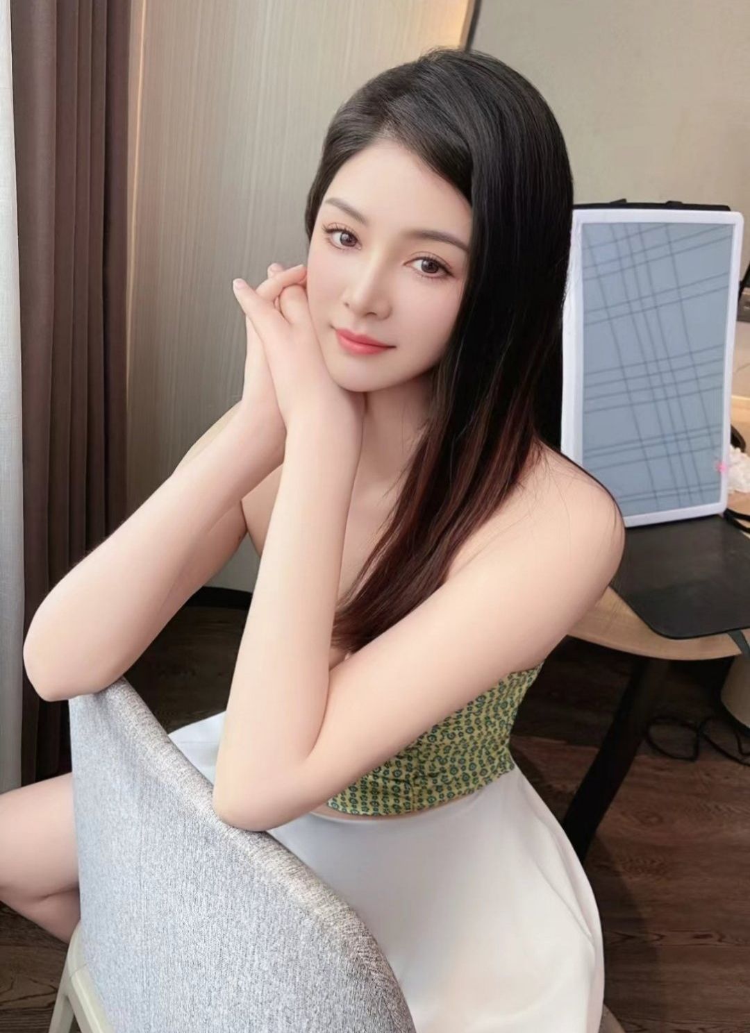 梅花园小琳 会聊天 福务主动 女友感满满 床上功夫好
