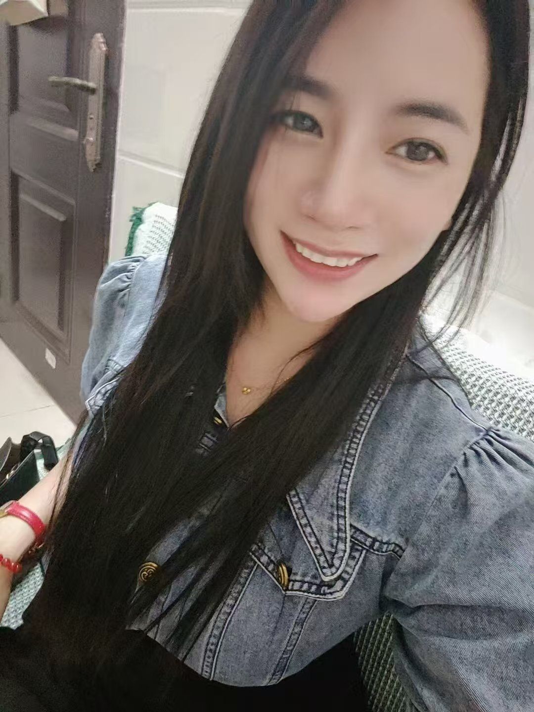 荔湾西村惠儿 御姐风 曲线好 会suo给你们培养好了