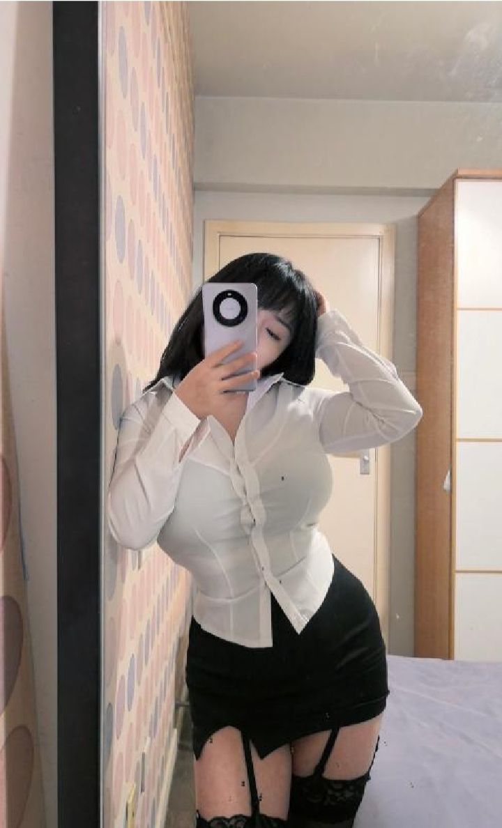 肥臀巨乳情趣小酒