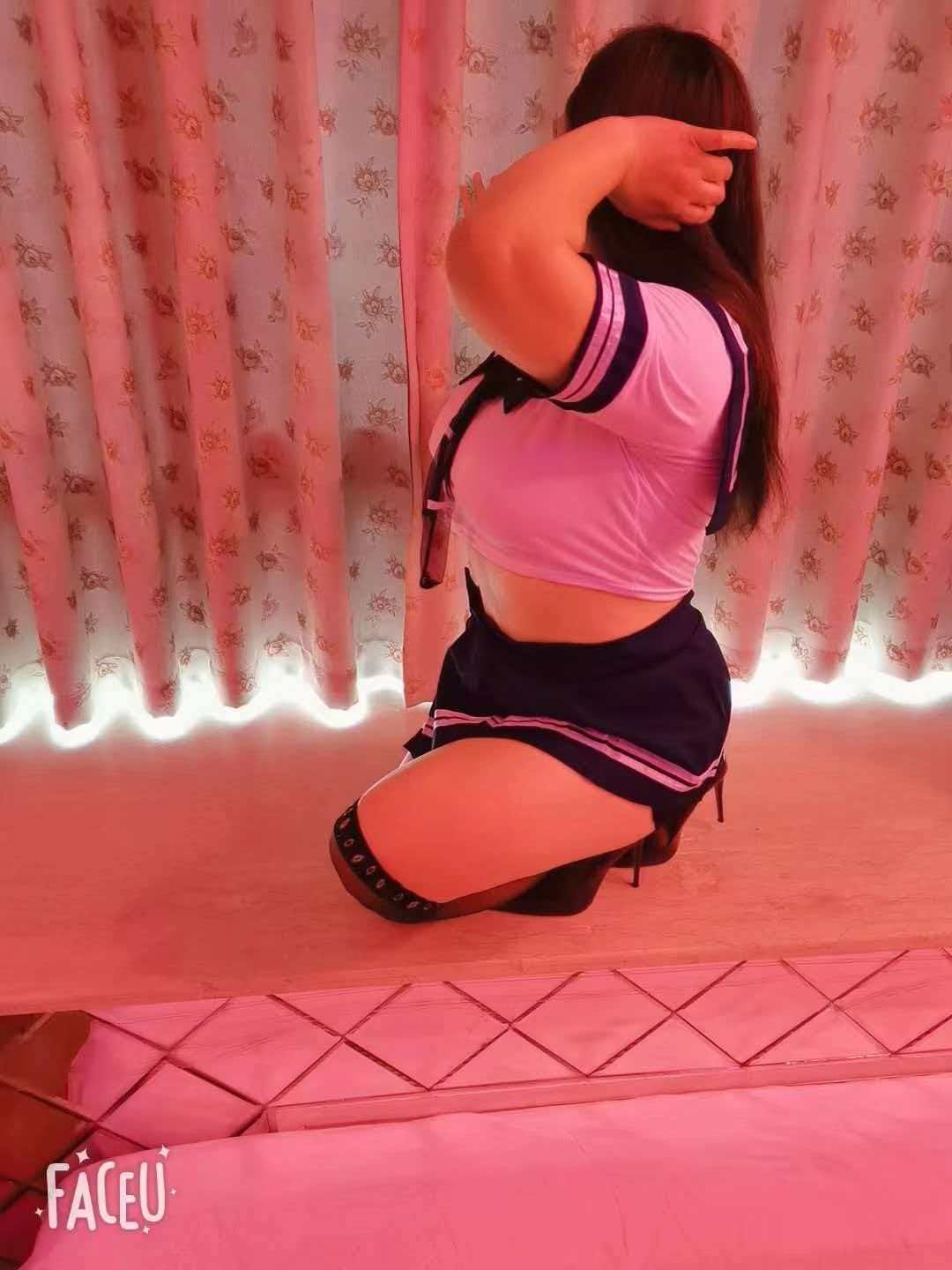 姐姐.服务好，情感价值拉得满满的，宾至如归的感觉，特别是两个大胸胸。饱满而竖挺