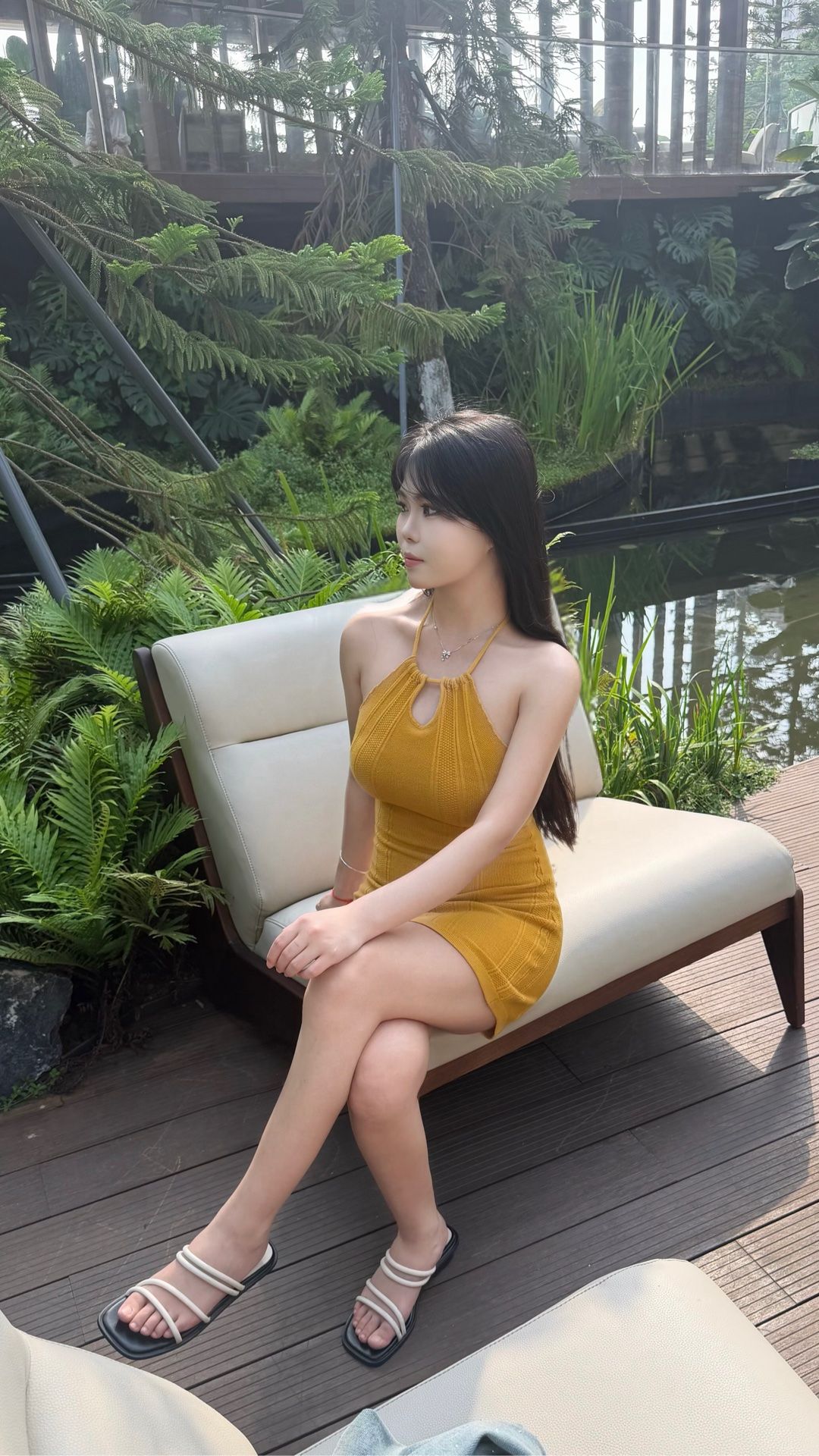 天河车陂晴晴 年轻妹妹 无齿感 吹的很细腻 女上位小马达